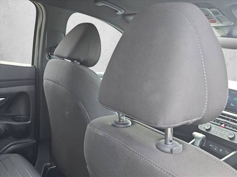 Used 2025 Hyundai Santa Cruz SE FWD image 22