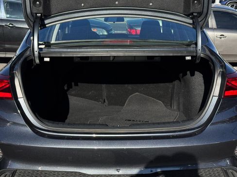 Used 2023 Kia Forte LXS image 8