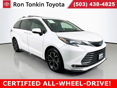 Certified 2025 Toyota Sienna Platinum