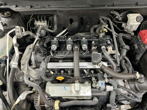 Used 2020 Nissan Kicks SR image 23