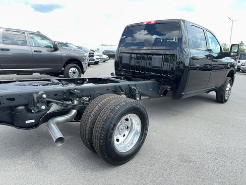 New 2026 RAM 3500 Tradesman w/ Chrome Appearance Group image 7