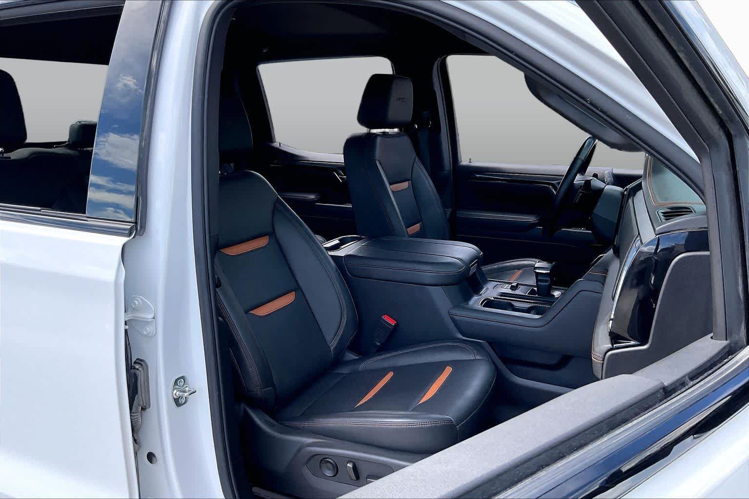 Certified 2025 GMC Sierra 1500 AT4 AWD/4WD image 9