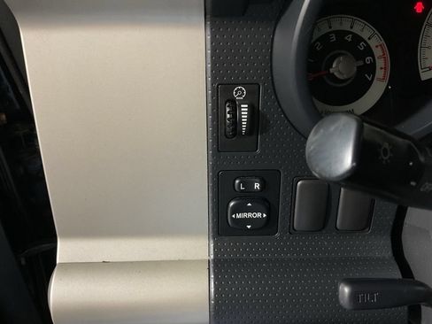 Used 2007 Toyota FJ Cruiser 4WD image 22