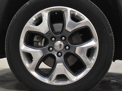 Used 2021 Jeep Compass Limited AWD/4WD image 32