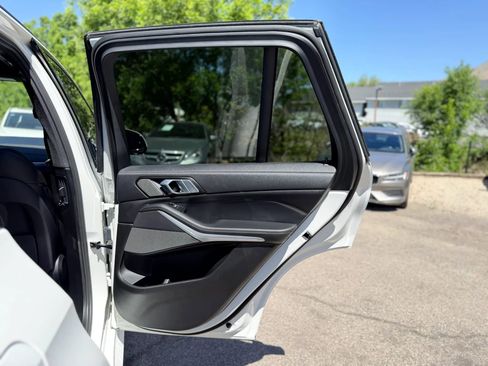 Used 2023 BMW X5 sDrive40i w/ M Sport Package RWD image 12