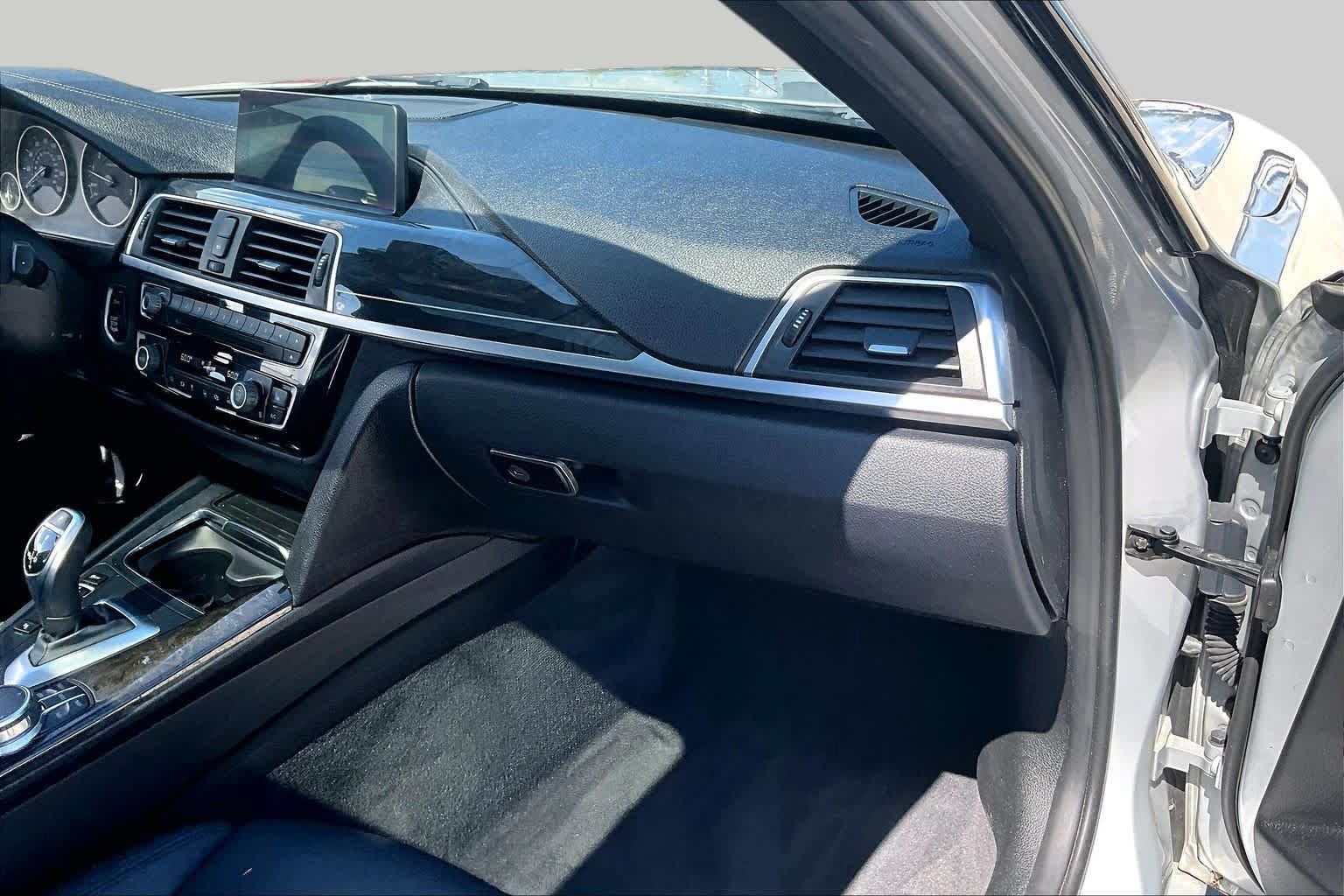 Used 2018 BMW 330i Sedan RWD image 17
