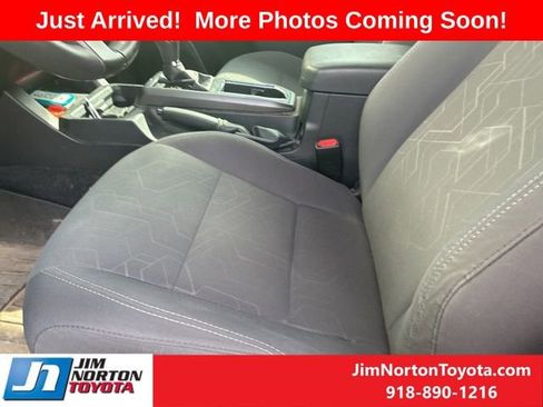 Used 2019 Toyota Tacoma TRD Off-Road image 12