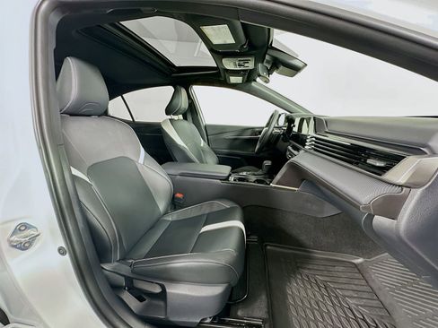 Used 2025 Toyota Camry SE w/ Multimedia Upgrade Package image 28