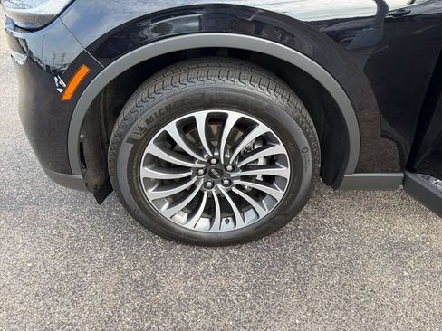 Used 2024 Lincoln Aviator AWD w/ Premium Package image 30