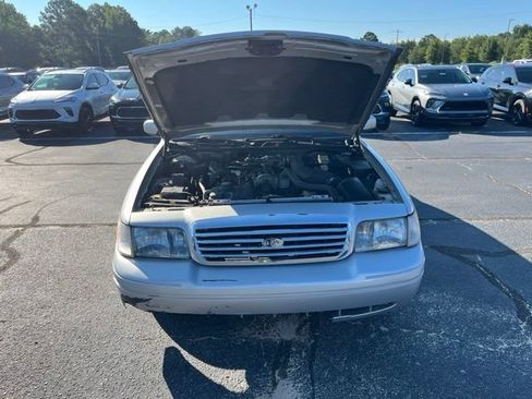 Used 2000 Ford Crown Victoria LX RWD image 27