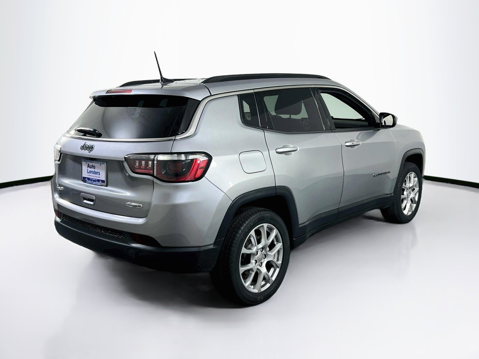 Used 2023 Jeep Compass Latitude AWD/4WD image 5