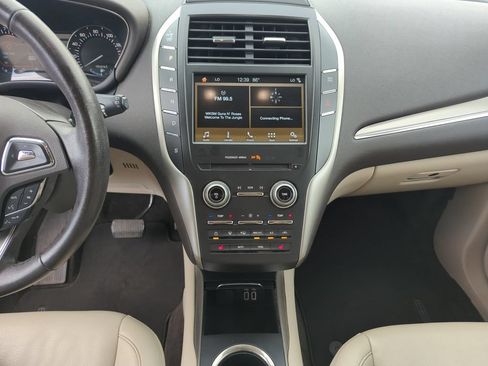 Used 2017 Lincoln MKC Premiere AWD/4WD image 25