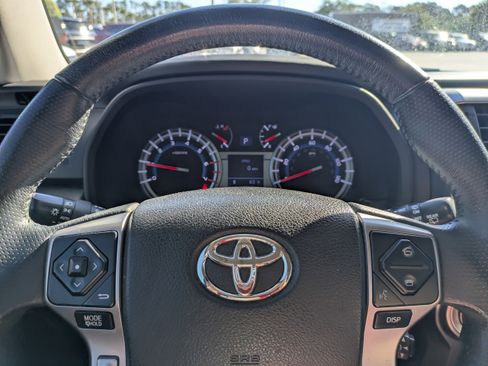 Used 2016 Toyota 4Runner Limited image 29