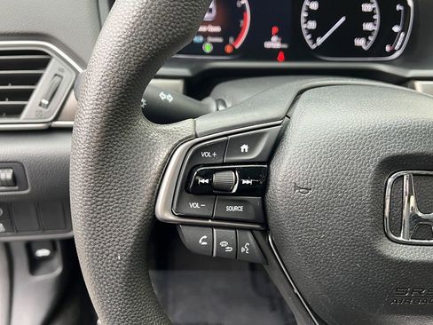 Used 2018 Honda Accord LX image 18