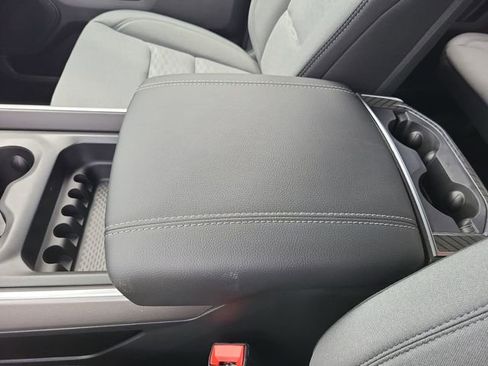 New 2026 RAM 1500 4x4 Crew Cab image 21