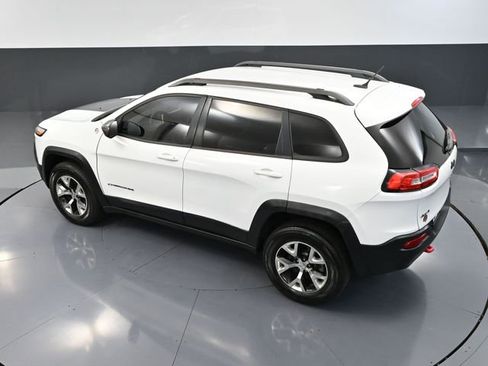 Used 2015 Jeep Cherokee Trailhawk AWD/4WD image 49