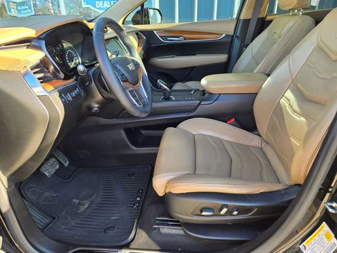 Used 2017 Cadillac XT5 Platinum image 37