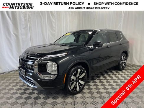 New 2025 Mitsubishi Outlander SE image 1