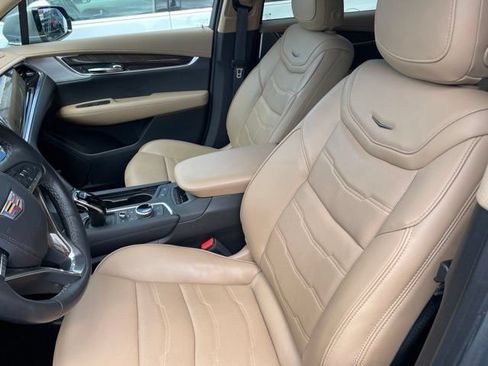 Used 2024 Cadillac XT6 Premium Luxury w/ Platinum Package AWD/4WD image 4