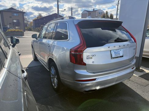Used 2018 Volvo XC90 T6 Momentum w/ Convenience Package image 4
