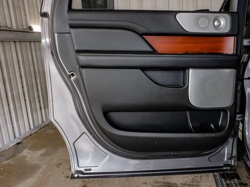 Used 2021 Lincoln Navigator L Reserve w/ Luxury Package AWD/4WD image 48