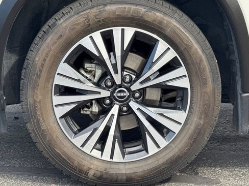 Used 2023 Nissan Rogue SV image 26