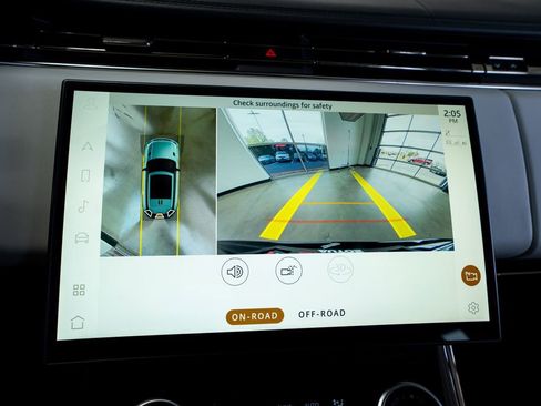 Used 2023 Land Rover Range Rover Sport SE Dynamic image 40