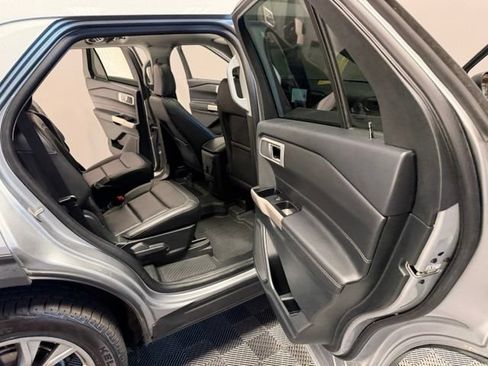 Used 2023 Ford Explorer XLT w/ Equipment Group 202A AWD/4WD image 28
