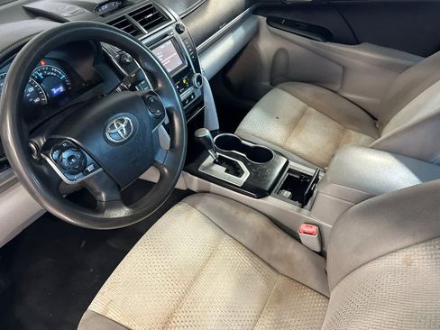 Used 2014 Toyota Camry LE FWD image 12