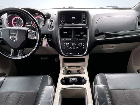 Used 2020 Dodge Grand Caravan SXT image 16