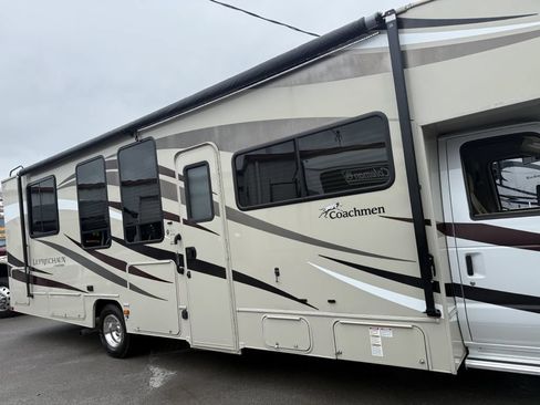 Used 2017 Ford E-450 and Econoline 450 Super Duty w/ Motorhome Prep Package RWD image 34