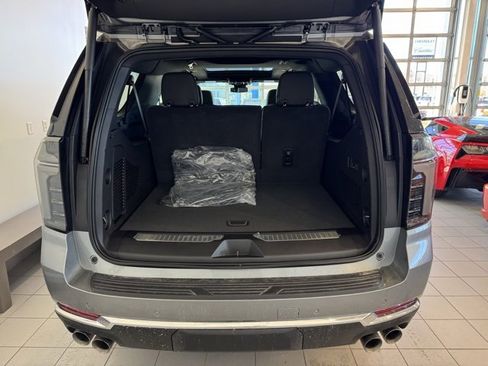New 2026 Chevrolet Suburban Premier image 38