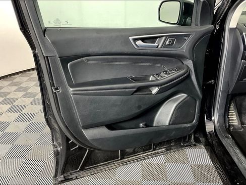Used 2024 Ford Edge Titanium image 24