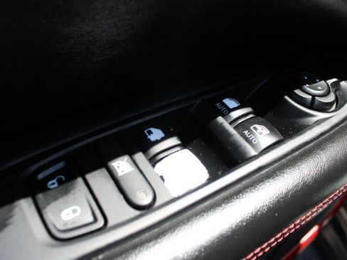 Used 2018 Jeep Compass Trailhawk w/ Safe & Security Group AWD/4WD image 19