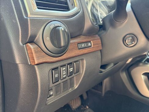 Used 2018 Nissan Titan Platinum Reserve w/ Platinum Utility Package AWD/4WD image 17