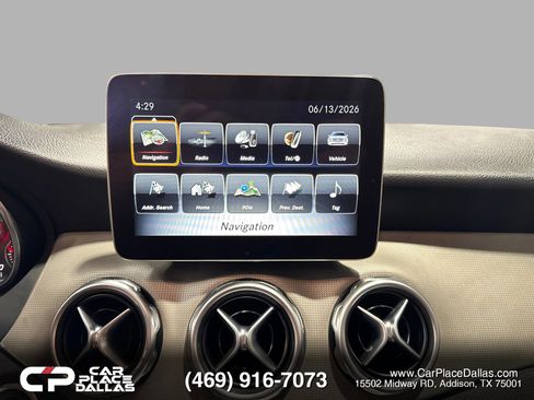 Used 2020 Mercedes-Benz GLA 250 4MATIC w/ Premium Package image 29