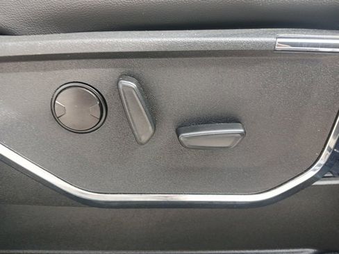 Used 2023 Ford F250 Lariat w/ Black Appearance Package image 48