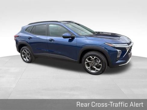 Used 2024 Chevrolet Trax LT w/ Driver Confidence Package image 20