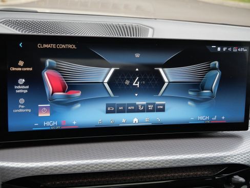 Used 2025 BMW 430i xDrive w/ Premium Package image 24