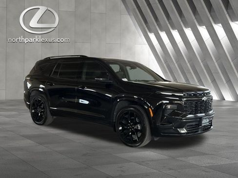 Used 2025 Chevrolet Traverse RS w/ LPO, Floor Liner Package FWD image 5