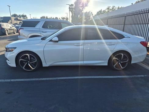 Used 2018 Honda Accord Sport image 4