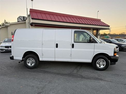 Used 2020 Chevrolet Express 2500 w/ Driver Convenience Package image 4