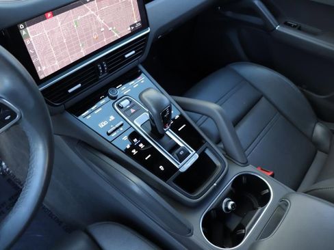 Used 2021 Porsche Cayenne image 53