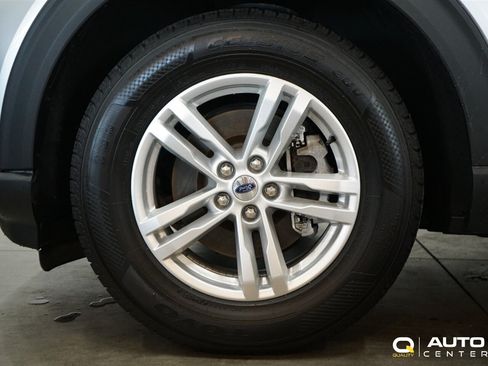 Used 2022 Ford Explorer XLT AWD/4WD image 6