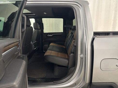 Used 2025 Chevrolet Silverado 3500 High Country w/ High Country Premium Package image 15