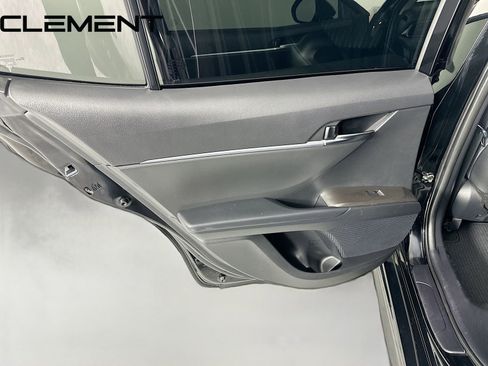 Used 2023 Toyota Camry SE image 28