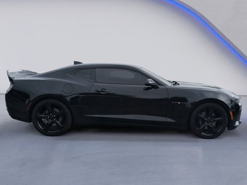 Used 2018 Chevrolet Camaro SS RWD image 5