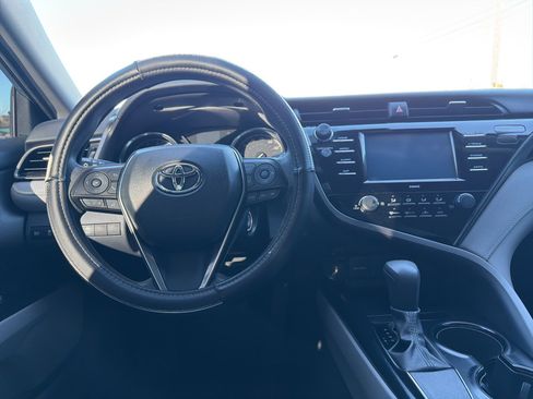 Used 2020 Toyota Camry LE image 13
