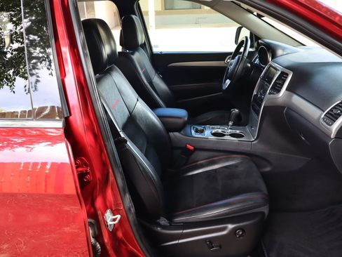 Used 2013 Jeep Grand Cherokee Trailhawk AWD/4WD image 22