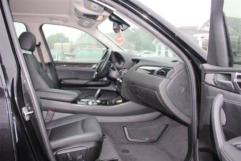 Used 2017 BMW X3 xDrive28i AWD/4WD image 9